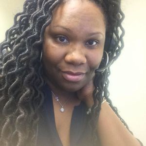 Meet your Posher, Lyntrina